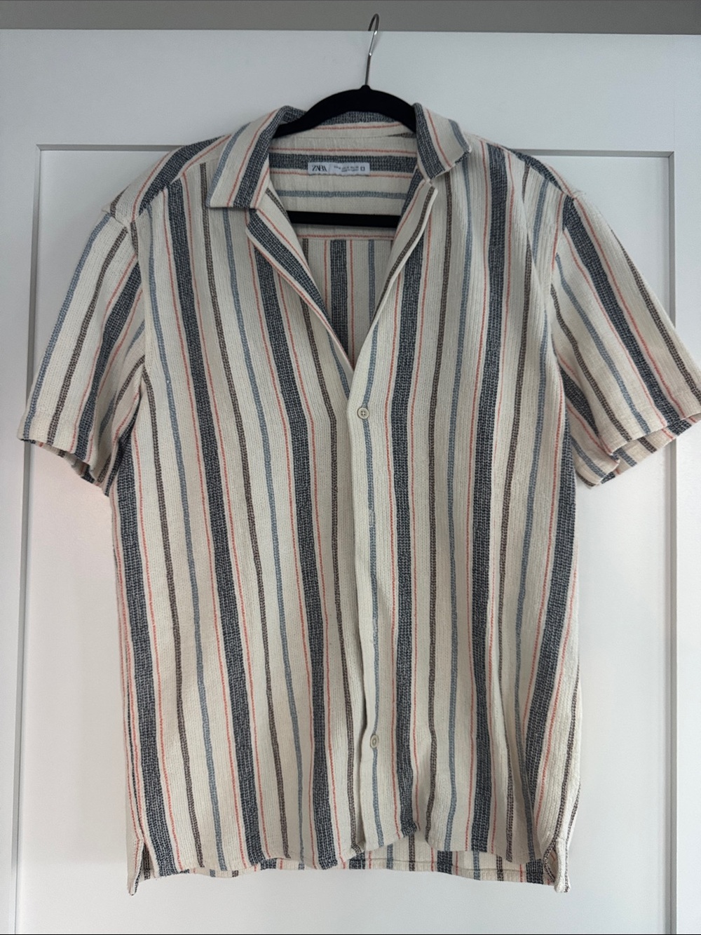 Zara Cream Short-Sleeve Button-Down Shirt with Blue & Tan Stripes